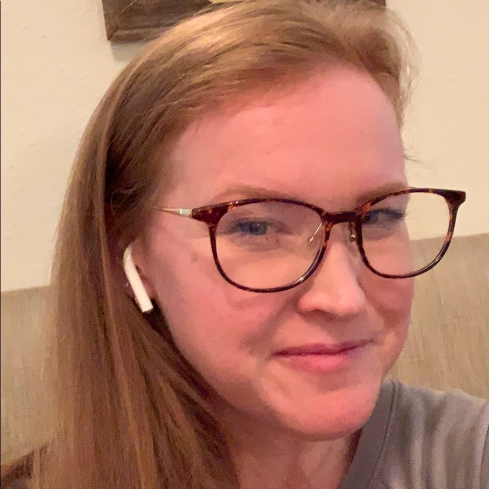 Meet your Posher, Stephanie